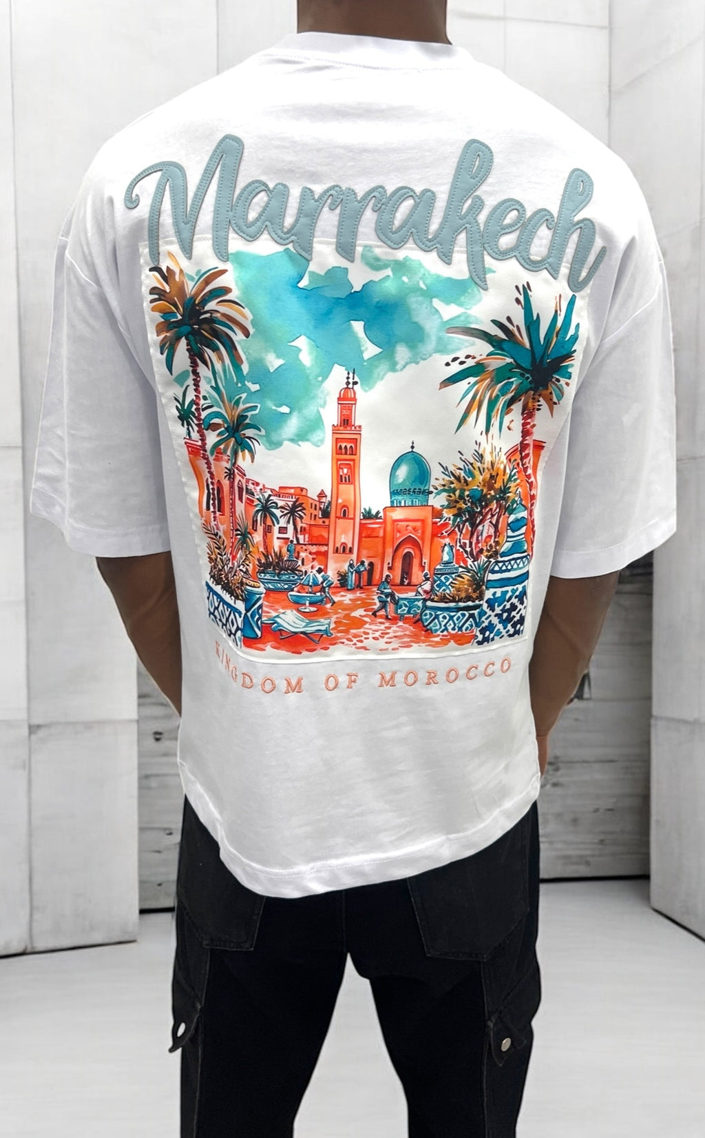T-shirt oversize blanc “Marrakech” – Broderie premium & illustration marocaine