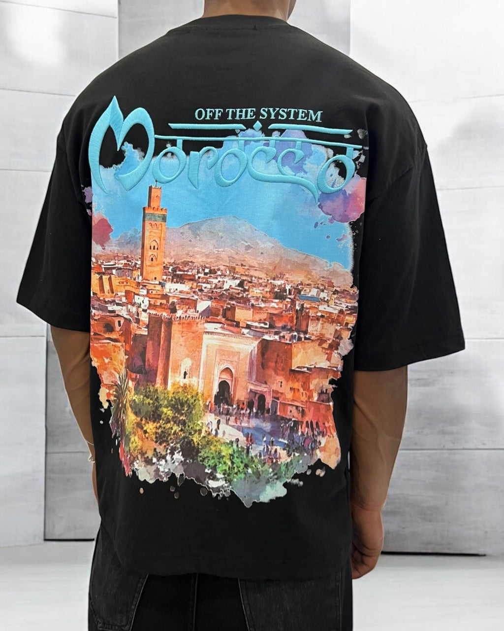 T-shirt oversize noir “Morocco” – Illustration artistique Marrakech OFF THE SYSTEM