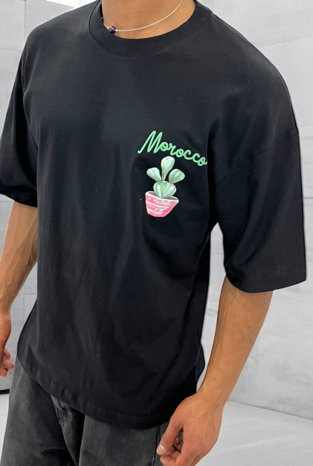 T-shirt “Morocco – Exotic Escapes” – Évasion graphique & ambiance orientale