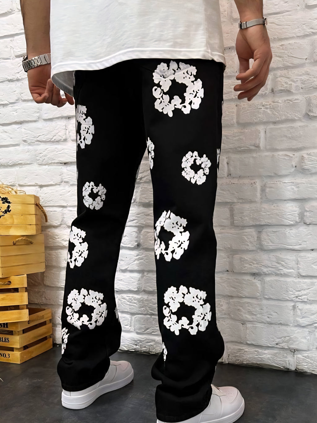 Jean “Floral Stamp” – Motif floral audacieux